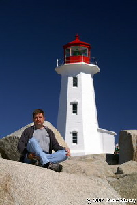 Peter und Leuchtturm in Peggys Cove